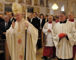 Pontifikalamt-Einzug-010